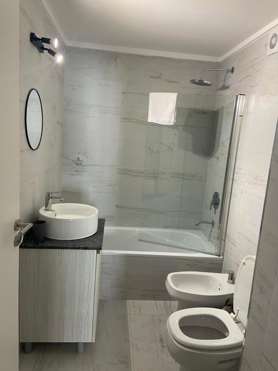 Crystal Lavalle 1725 Buenos Aires